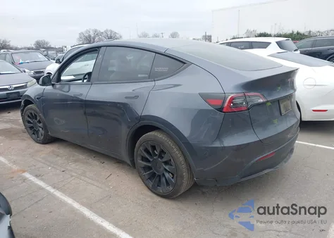 2023 Tesla Model Y Awd/Long Range Dual Motor All-Wheel Drive z USA, uszkodzony, nr VIN 7SAYGAEE5PF903249
